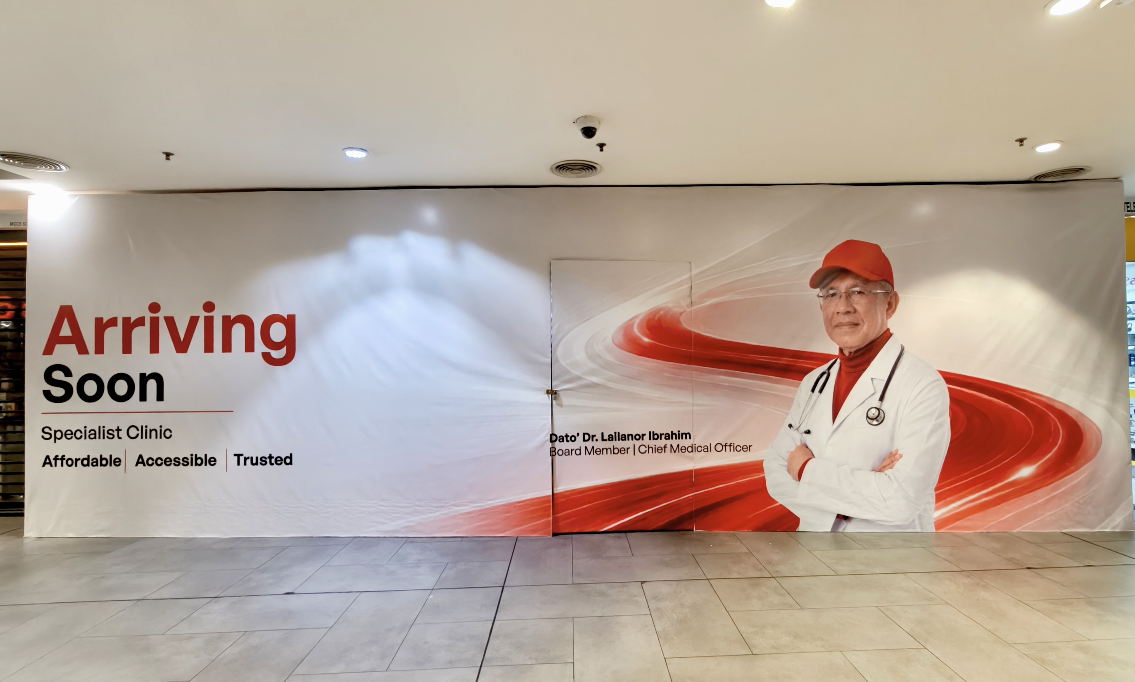 AirAsia Medic Clinic — Arriving Soon hoarding at Gateway@klia2, featuring Dato' Dr. Lailanor Ibrahim, Board Member and Chief Medical Officer